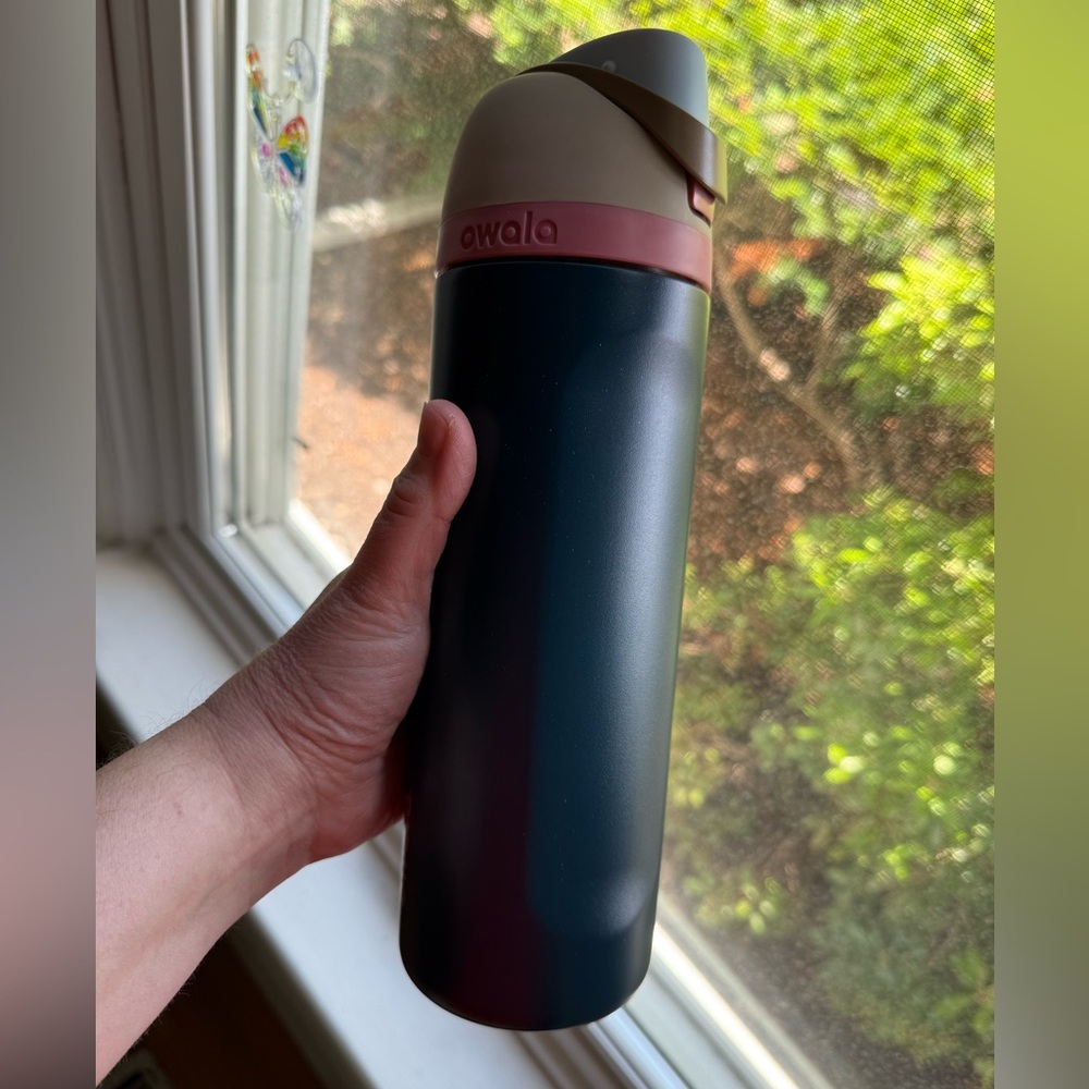 Owala water bottle, 24 oz.